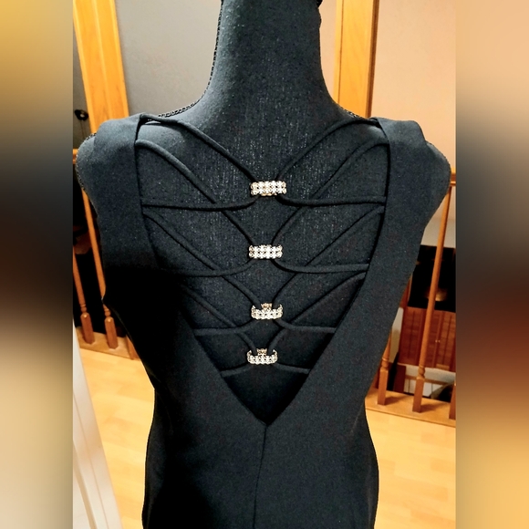 Vintage Black Cocktail Dress With cut-out jewel embellished back - Picture 5 of 9